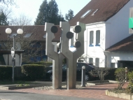 Skulptur an der ehemaligen Sparkasse